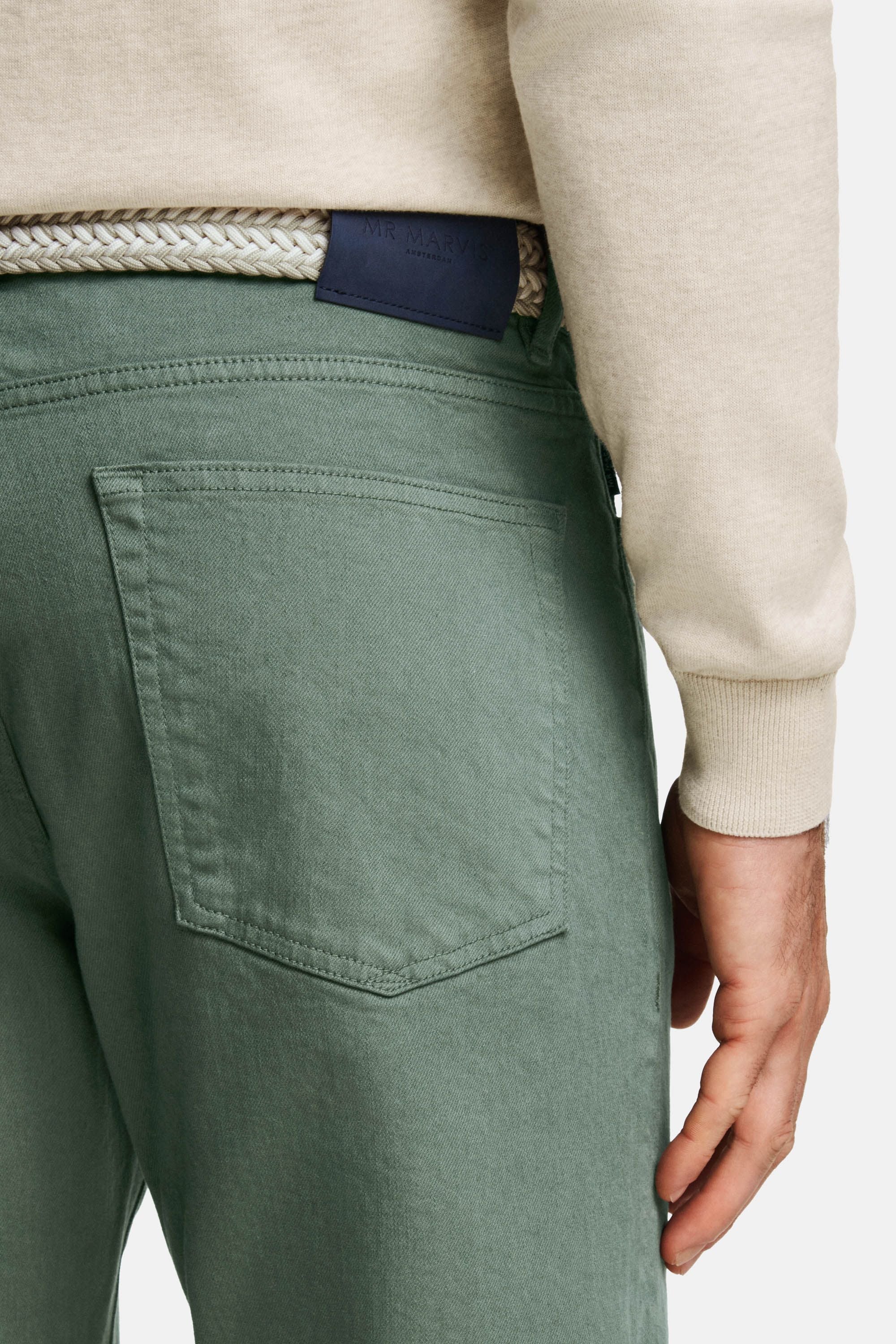 Defenders * The Straight Fit Five-pockets