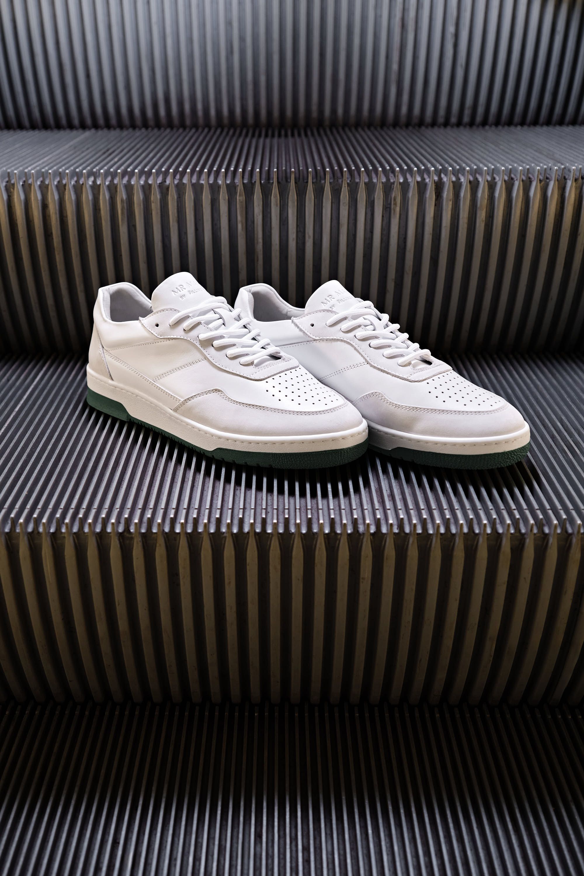 Lakes * The Classic Sneakers