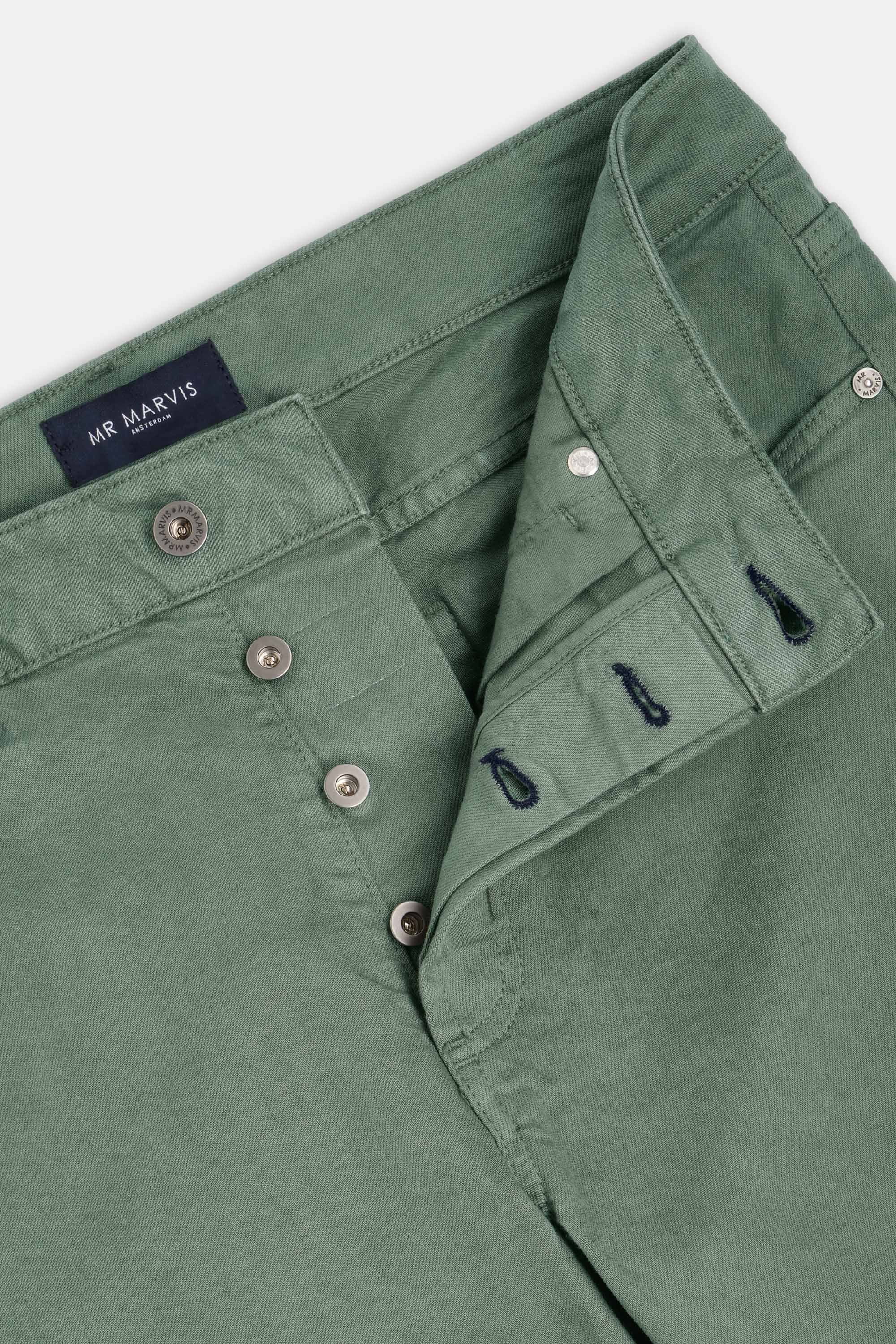 Defenders * The Straight Fit Five-pockets