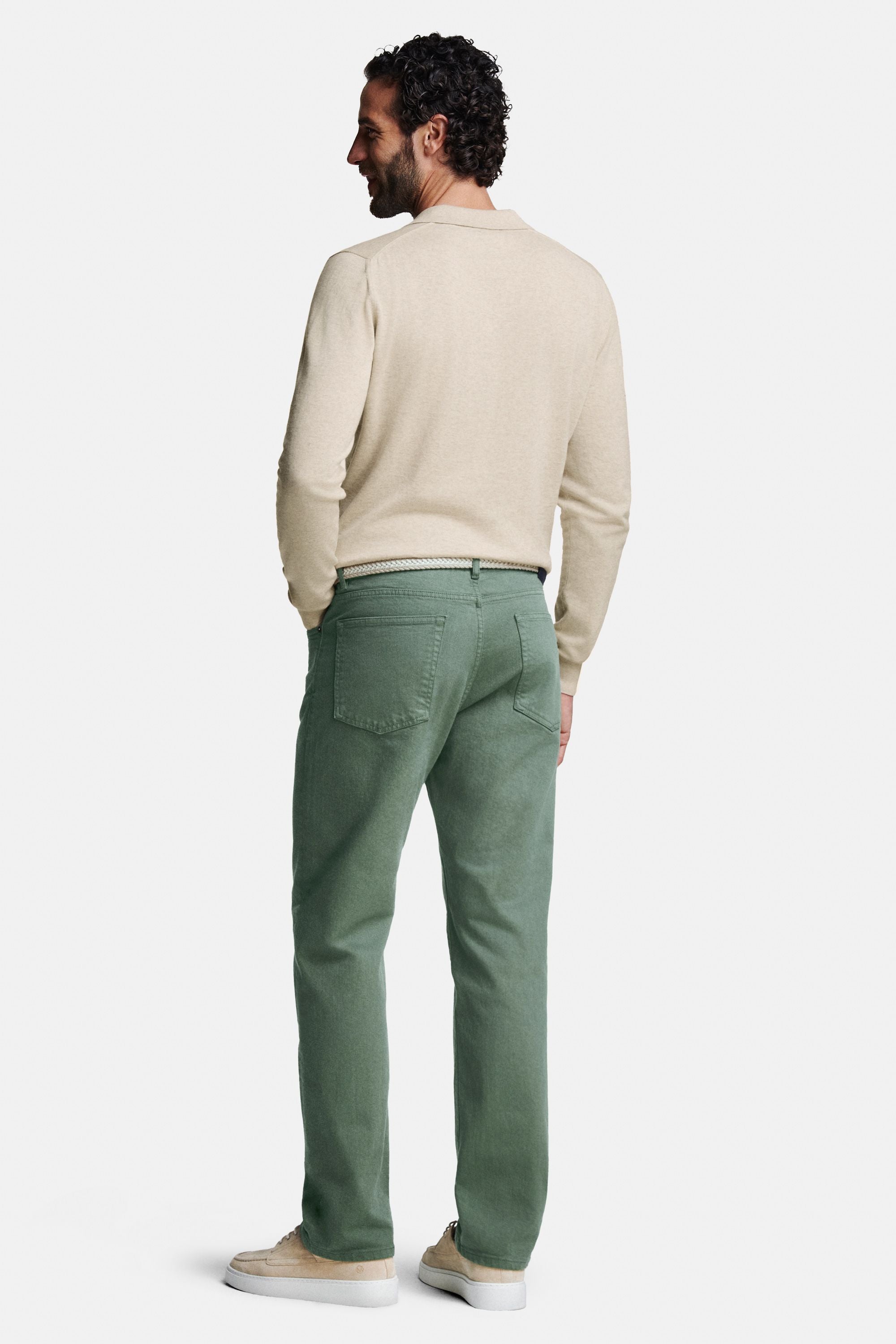 Defenders * The Straight Fit Five-pockets