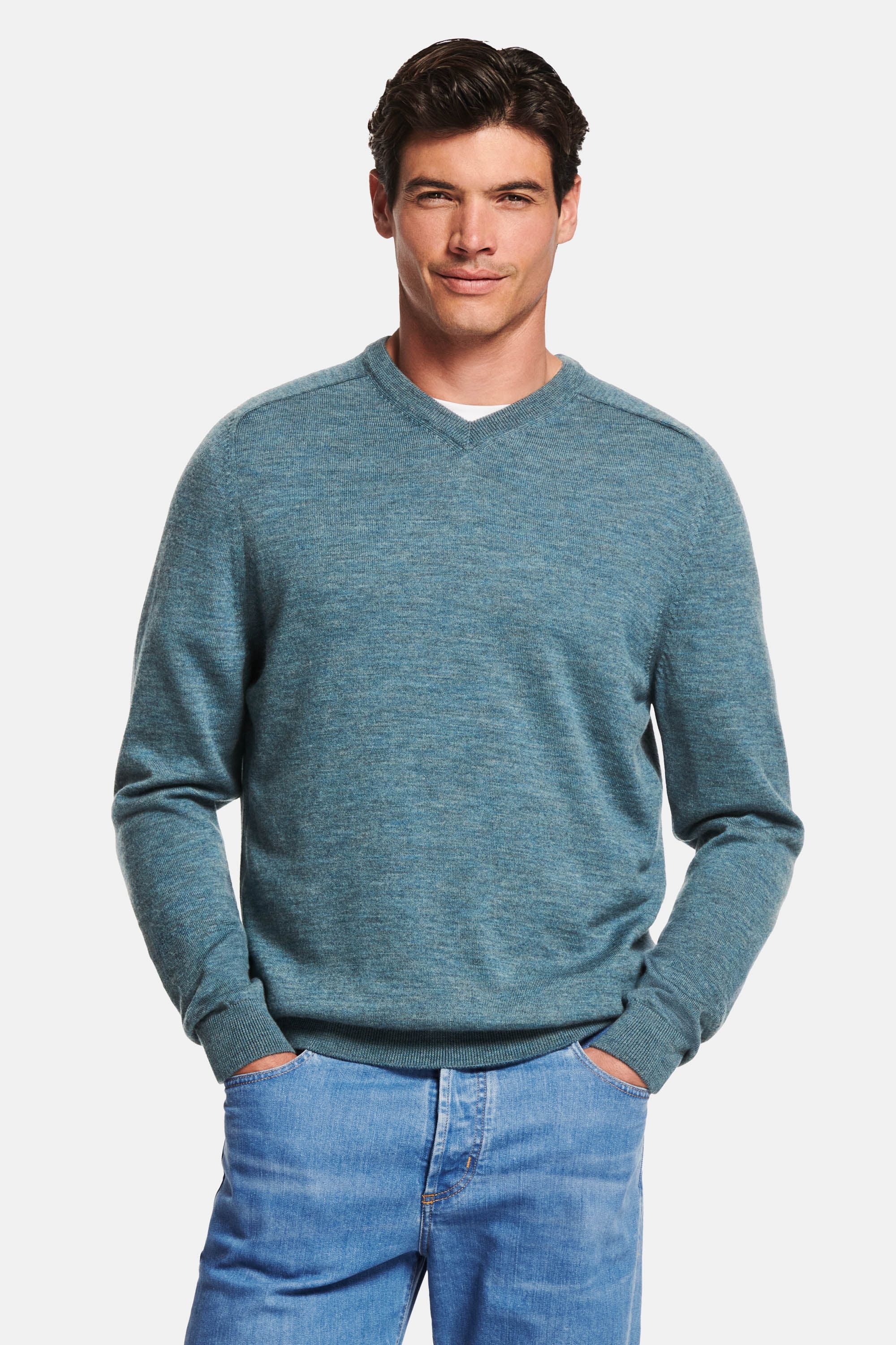 Astons * The Merino V-neck