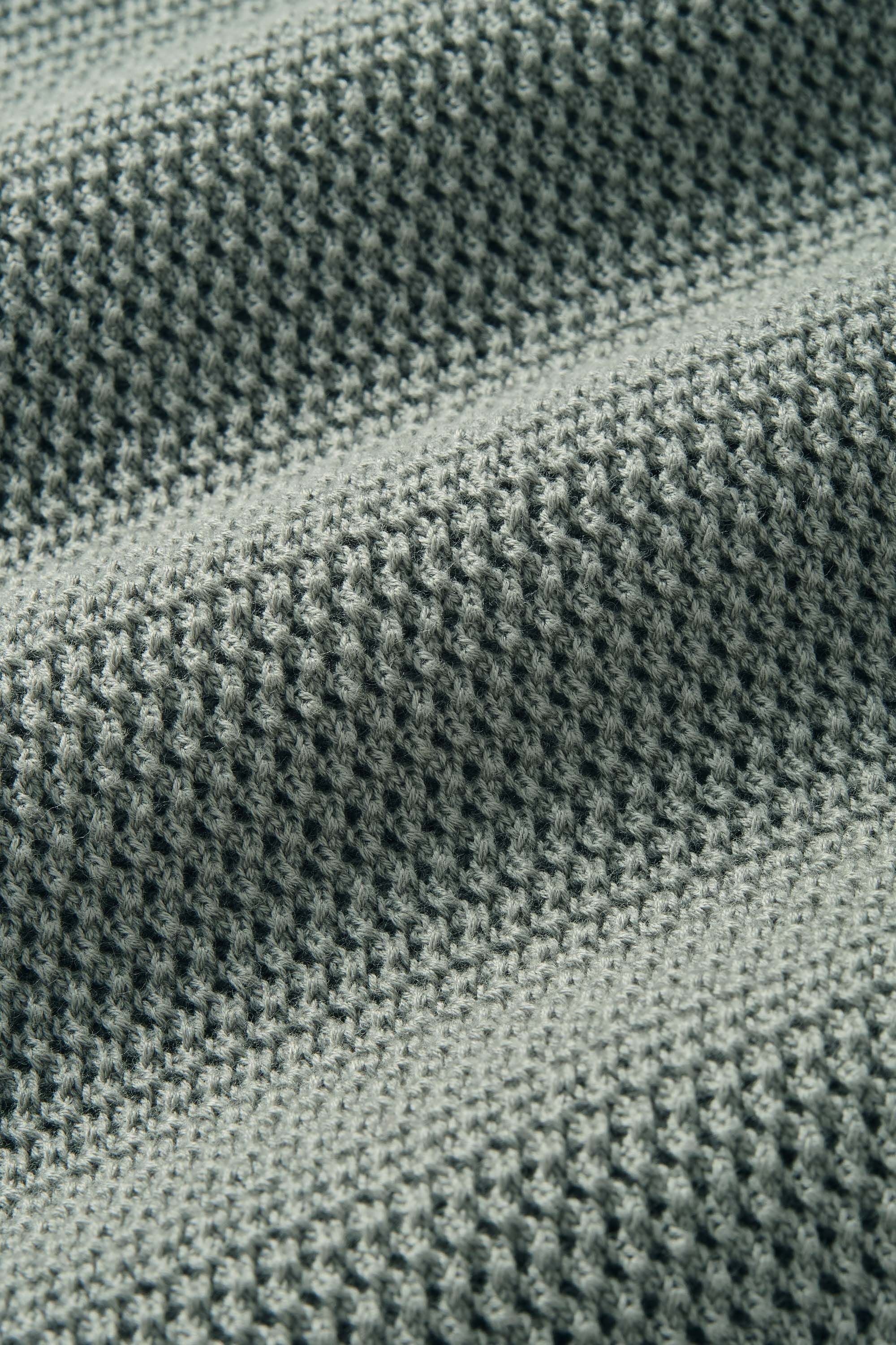 Defenders * The Airy Knit Polo